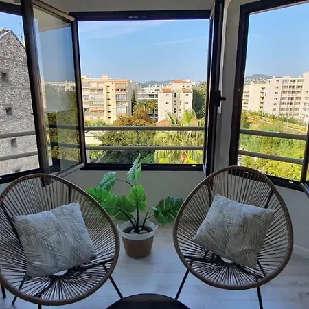 Beautiful Design Next To The Sea 公寓 *