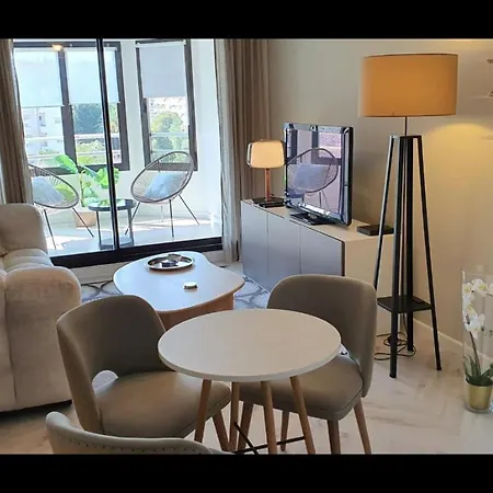 公寓 Beautiful Design Next To The Sea 昂蒂布