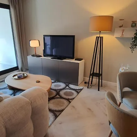 Beautiful Design Next To The Sea 公寓 *